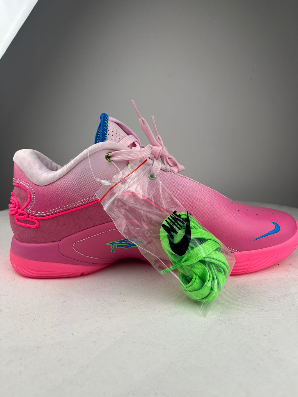 Chaussure Nike basket LEBRON XXII SN